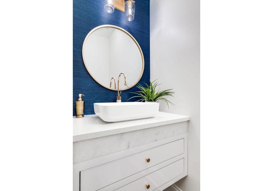 Zdjęcie: Wysoka bateria umywalkowa Gabro biały/miedź INVENA