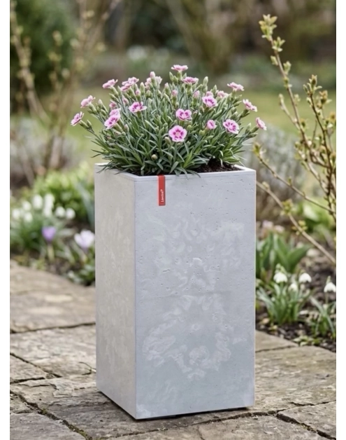 Zdjęcie: Kwietnik Karo 300x300x600 mm beton recycled, szary beton LAMELA