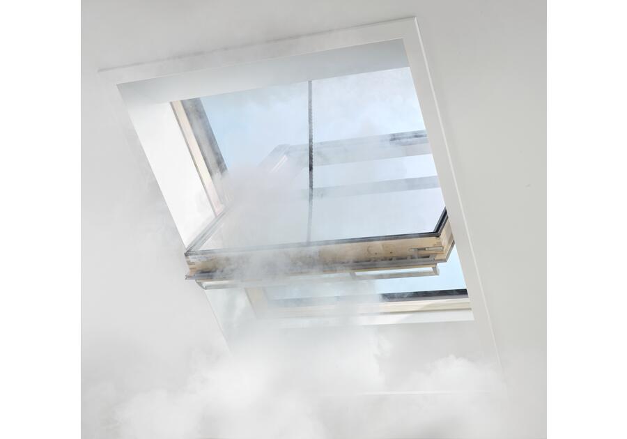 Zdjęcie: Oddymiające Okno obrotowe GGL UK08 306640 drewniane, 3-szybowe VELUX