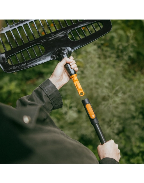 Zdjęcie: Łopato-grabie z tworzywa, głowica One Click FISKARS