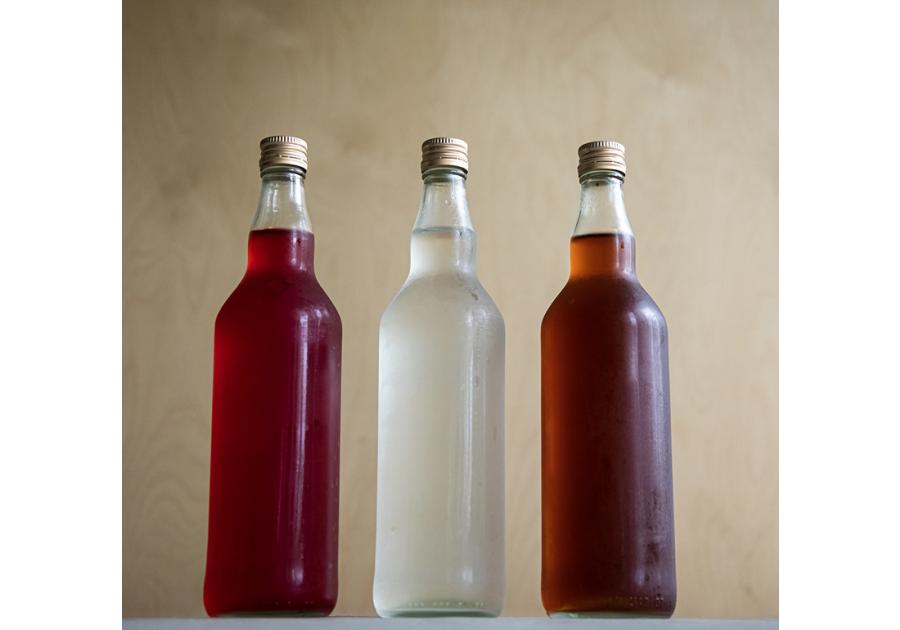 Zdjęcie: Butelka 700 ml na wódkę z zakrętką 631406 BROWIN