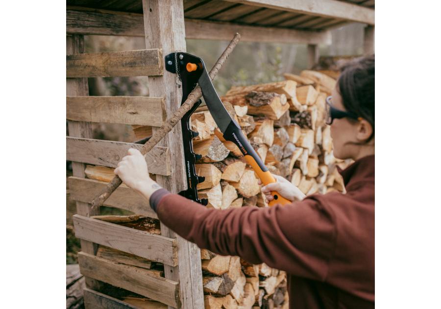 Zdjęcie: Łuparka ścienna, tasak-karczownik z uchwytem ściennym NOWOŚĆ 1079159 X-Series FISKARS
