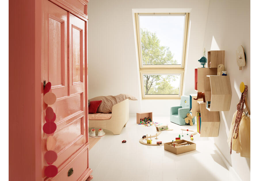 Zdjęcie: Element doświetlający GIL 3070 drewniany stały, 94x92 cm VELUX