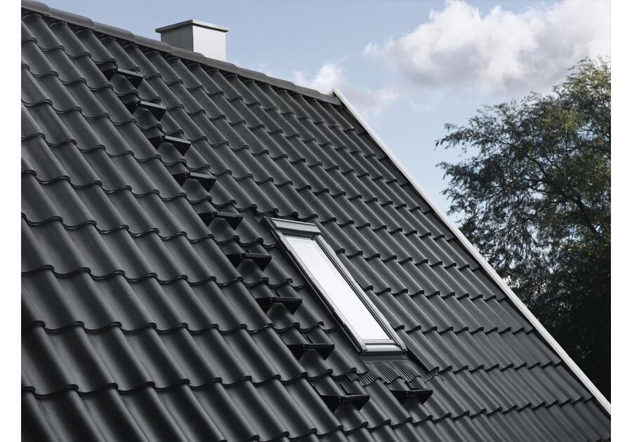 Zdjęcie: Okno wyłazowe GXU CK06 0066 drewniano-poliuretanowe, 3-szybowe VELUX