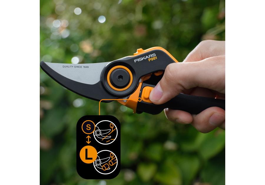 Zdjęcie: Sekator ogrodowy nożycowy DualAction P981 jednoręczny X-Series FISKARS