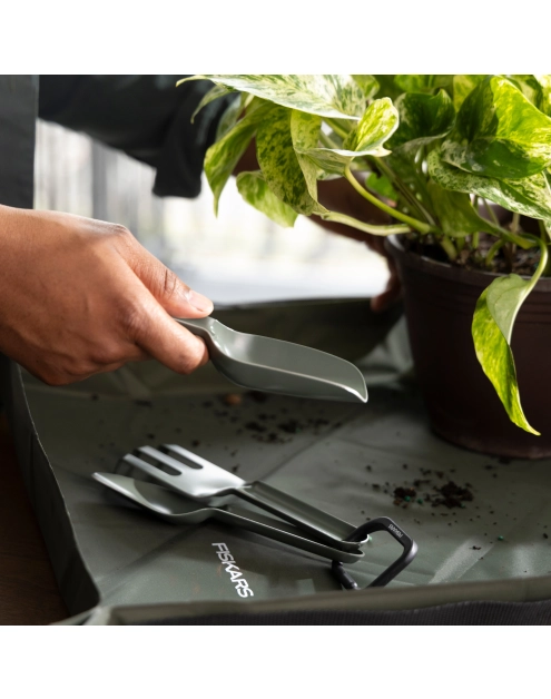 Zdjęcie: Zestaw metalowych narzędzi do sadzenia roślin Plant Care 3 sztuki FISKARS