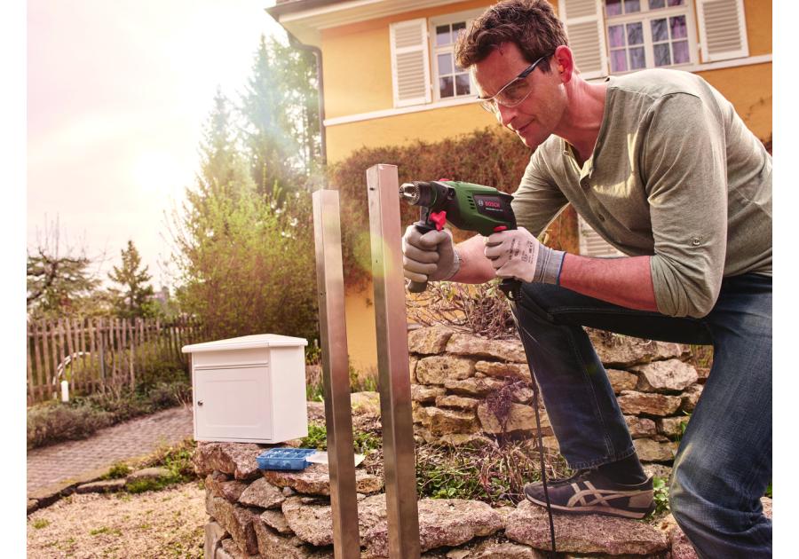 Zdjęcie: Wiertarka udarowa sieciowa 701 W UniversalImpact 650 BOSCH