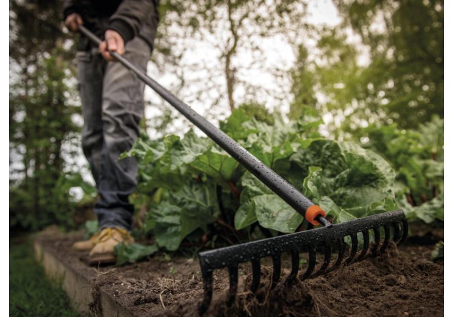 Zdjęcie: Grabie metalowe 14-zębne Solid 156 cm FISKARS