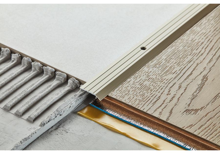 Zdjęcie: Profil progowy ochronny skośny aluminium anoda 30 mm 0,9 m srebrny CEZAR