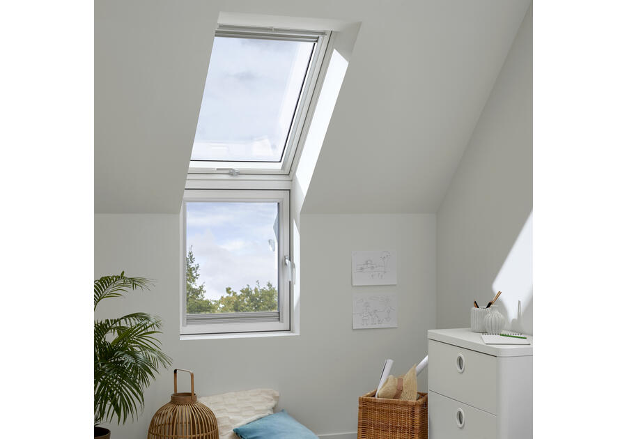 Zdjęcie: Okno kolankowe VFA PK38 2068 drewniane, 3-szybowe, malowane na biało VELUX