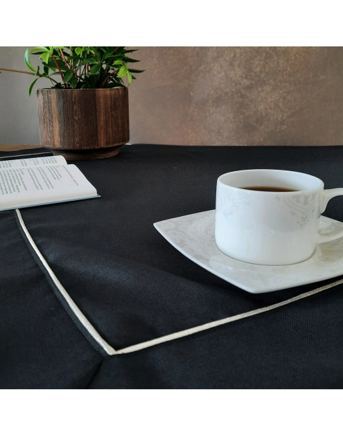 Zdjęcie: Bieżnik Dorita 40x140 cm czarny EUROFIRANY