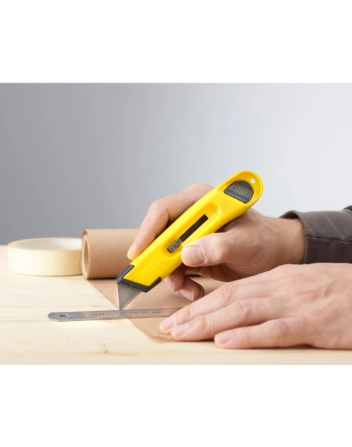 Zdjęcie: Nóż z chowanym ostrzem trapezowym STANLEY