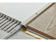 Zdjęcie: Profil progowy ochronny skośny aluminium anoda 30 mm 1,8 m srebrny CEZAR