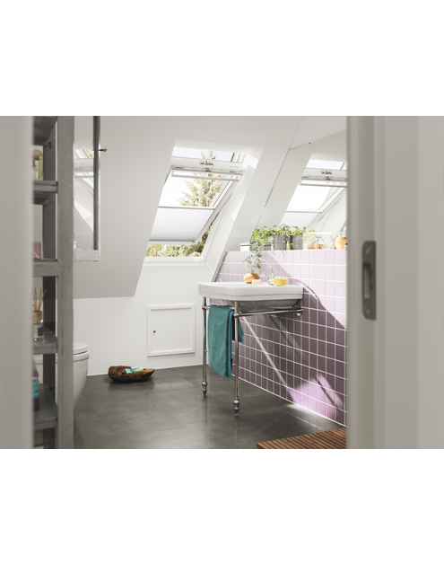 Zdjęcie: Okno GGU 0062 drewniano-poliuretanowe otwierane u góry, 78x118 cm VELUX