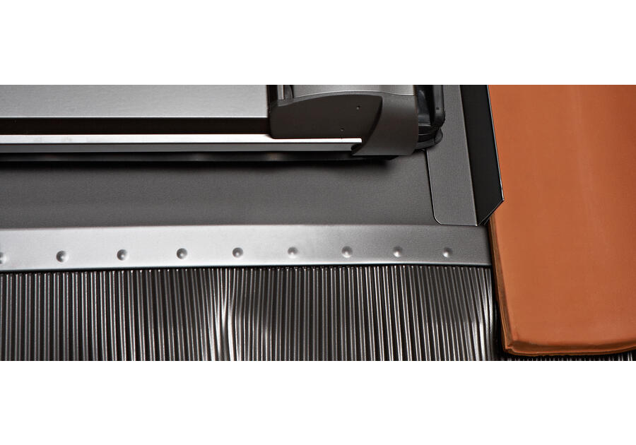 Zdjęcie: Kołnierz do okien Designo z termoblokiem WD, 074/118, do pokryć falistych ROTO