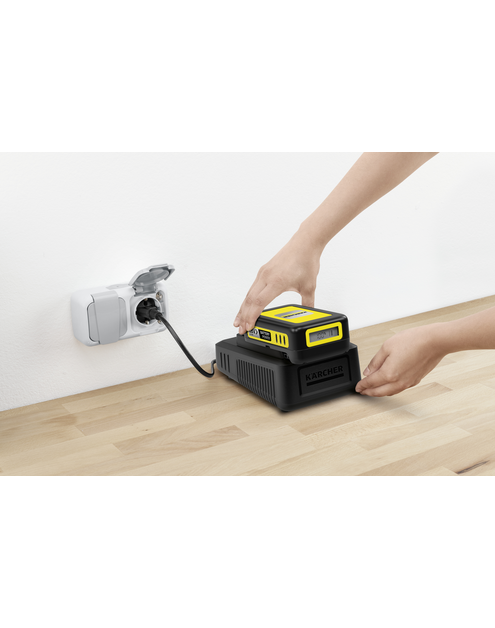 Zdjęcie: Zestaw: szybka ładowarka + bateria 18 V / 2.5 AH KARCHER