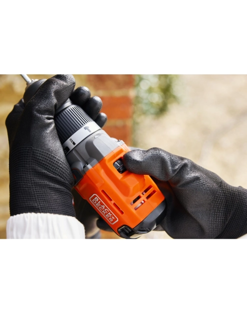 Zdjęcie: Wiertarka udarowa B+D 18 V + 80 akcesoriów + walizka STANLEY