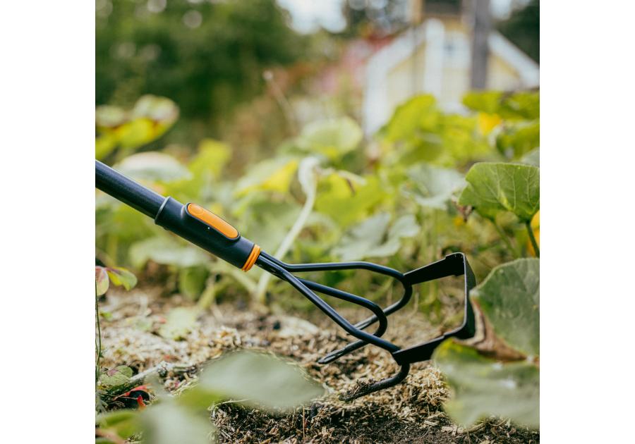 Zdjęcie: Kultywator ręczny z motyką, głowica One Click FISKARS