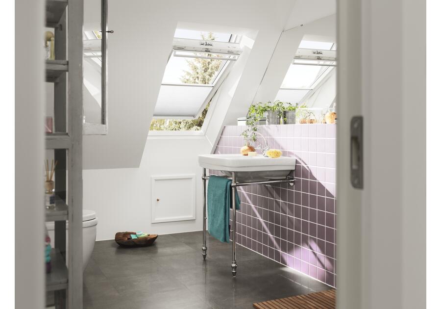 Zdjęcie: Okno GGU 0068 drewniano-poliuretanowe otwierane u góry, 66x98 cm VELUX