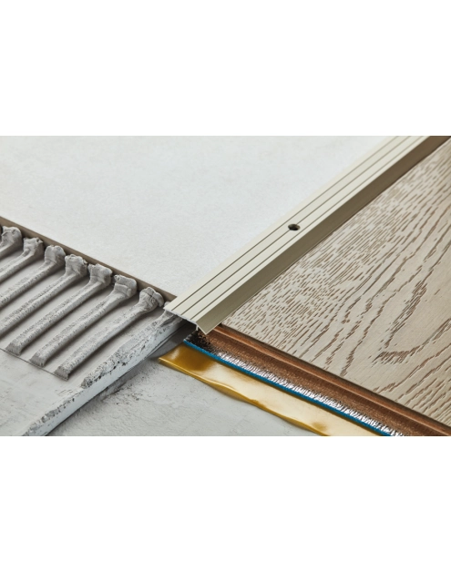 Zdjęcie: Profil progowy ochronny skośny  aluminium 30 mm 1 m srebrny CEZAR