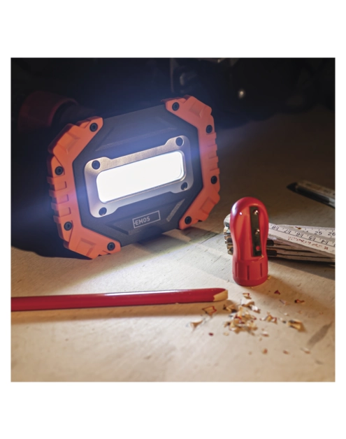 Zdjęcie: Naświetlacz LED Cob, 700 lm, 4xAA EMOS