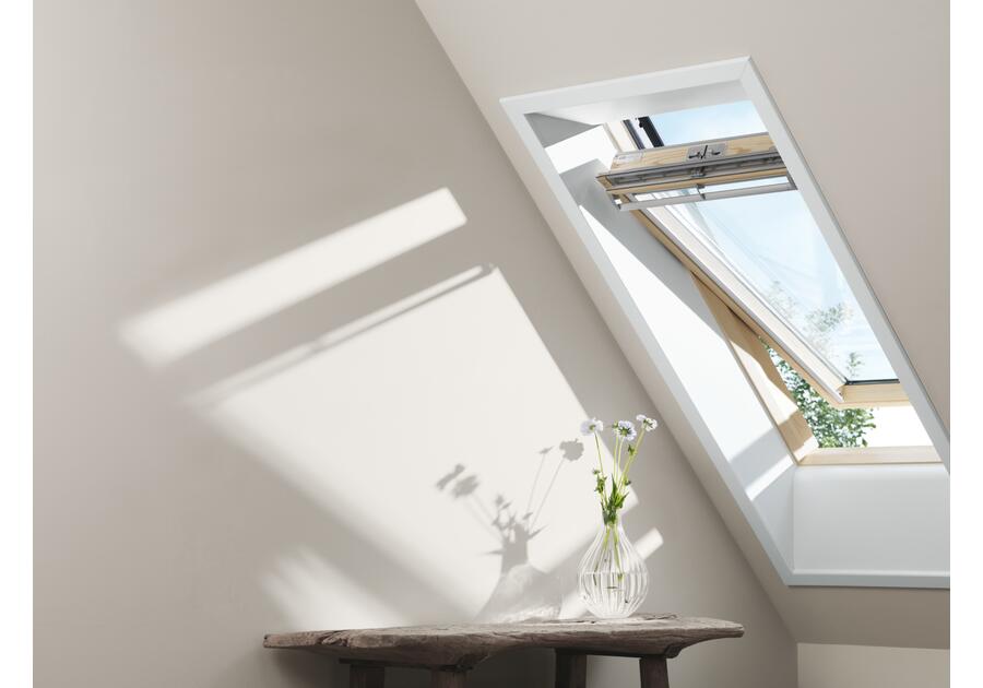 Zdjęcie: Okno GGL 3068 drewniane otwierane u góry, 78x118 cm VELUX