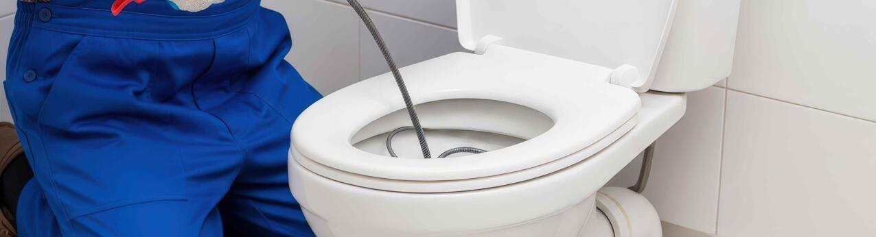 Jak używać spirali do WC, rur?