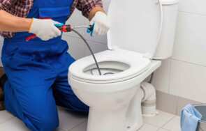 Jak używać spirali do WC, rur?