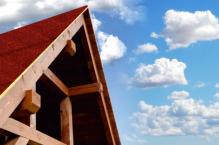 IZOLMAT Superdach 20 – szybkie i łatwe pokrycie drewnianych dachów skośnych!