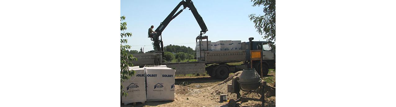 Transport na budowie – przewożenie ciężkich ładunków
