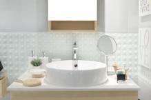 Mała łazienka – jak zaaranżować strefę umywalkową