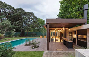 Deski kompozytowe SEQO Co-Extrusion – Rewolucja Technologiczna w Twoim Ogrodzie. Wkrocz w erę trwałych tarasów, elewacji oraz ogrodzeń.