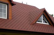 Nowoczesne dachowe pokrycia bitumiczne – dachówki bitumiczne, płyty faliste, papy zgrzewalne