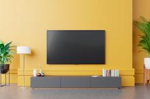 Jak zamontować telewizor – uchwyty i wieszaki TV