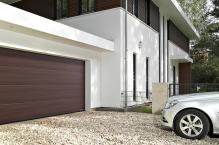 Brama garażowa segmentowa – optymalne rozwiązanie