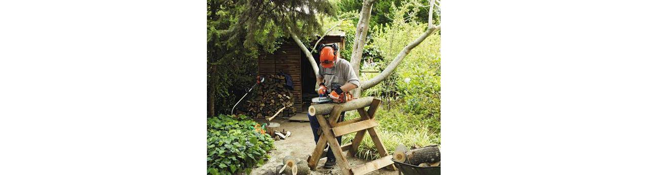 Jak prawidłowo ciąć drewno opałowe – sposoby i narzędzia do cięcia drewna opałowego