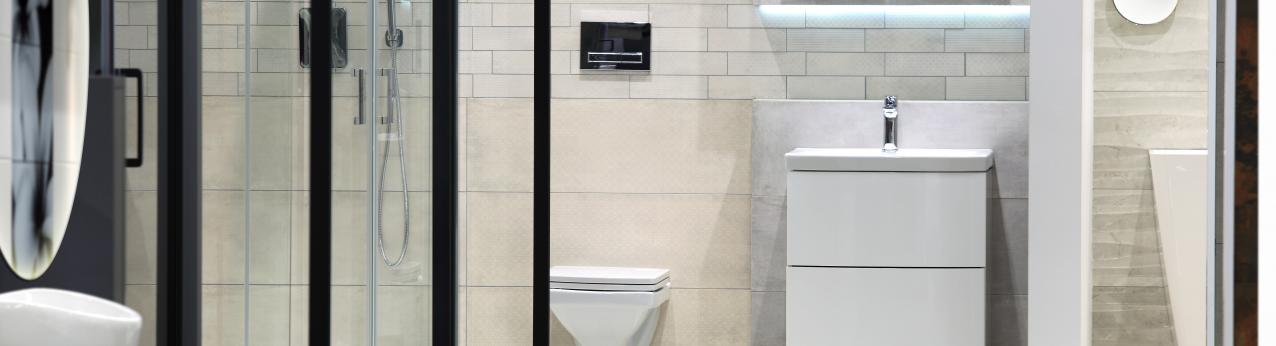 Biało-czarna łazienka - kontrasty w twojej łazience