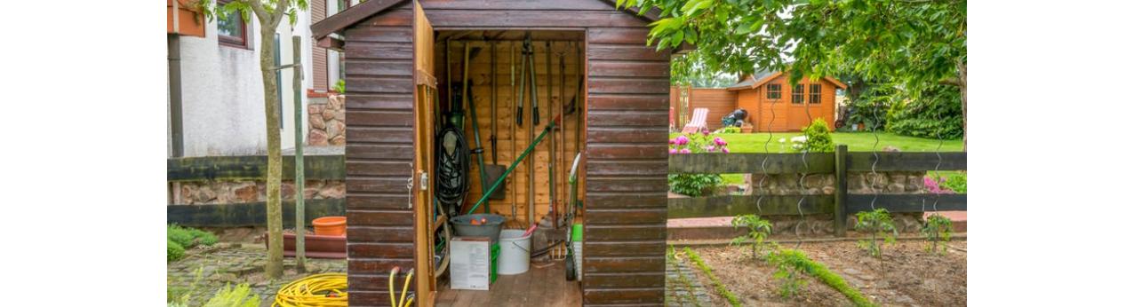 Składzik na narzędzia ogrodowe – oszczędna alternatywa dla domku ogrodnika 