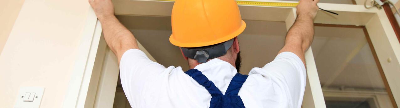 Ościeżnica stała a regulowana