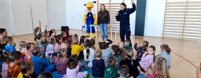 "Bezpieczna droga do szkoły" – dzieciaki, Policja i Mrówka Nasielsk w akcji! 